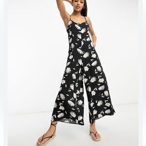 ASOS DESIGN strappy culotte jumpsuit in large daisy print